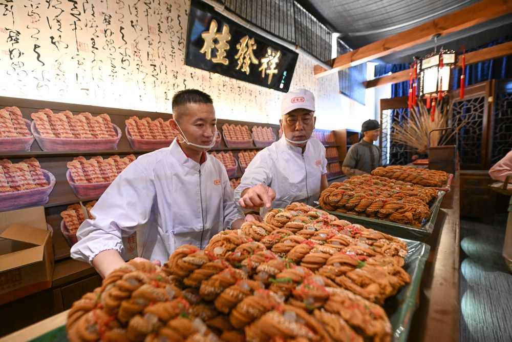 暑期消费新观察 寻“味”这份“美食浩瀚体育app下载攻略”引领新潮流(图3)