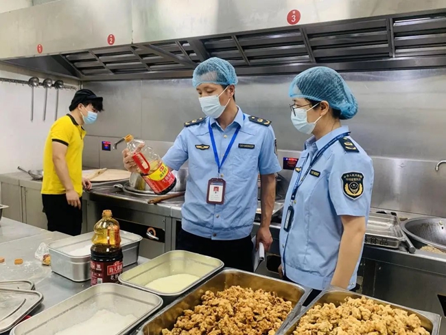 浩瀚体育平台手机“直达”餐饮后厨 福州长乐让食品安全看得见、管得住(图1)