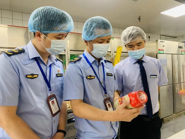 浩瀚体育平台手机“直达”餐饮后厨 福州长乐让食品安全看得见、管得住(图2)