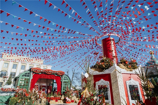 莫斯科开启美食之旅浩瀚体育 薄饼飘香迎接春天(图1)