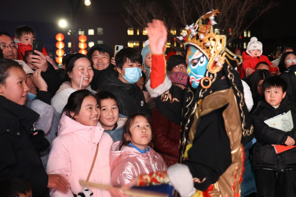 浩瀚体育app下载品非遗美食、赏花灯许愿临港新片区元宵节主题游园会好看又好玩(图2)