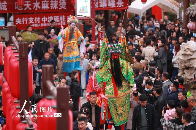 甘肃天水：“浩瀚体育吃货节”人气旺(图1)