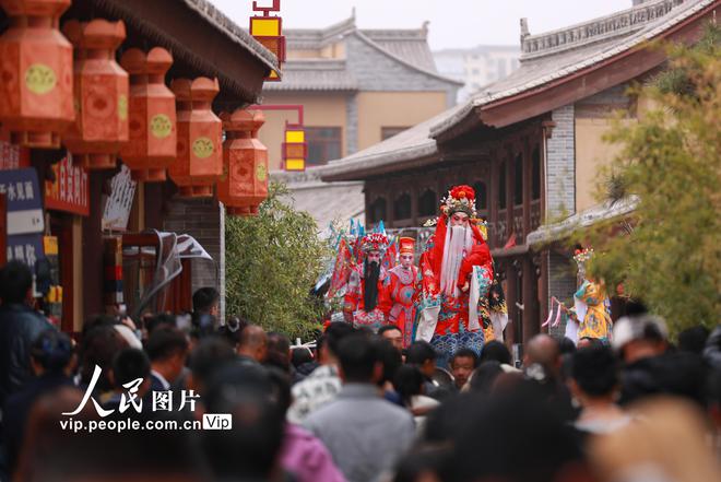 甘肃天水：“浩瀚体育吃货节”人气旺(图2)