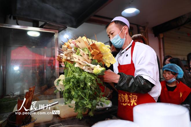 甘肃天水：“浩瀚体育吃货节”人气旺(图5)